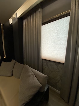 hotel oasis adults only