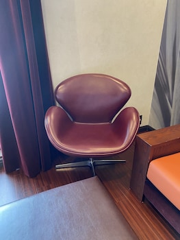 hotel oasis adults only