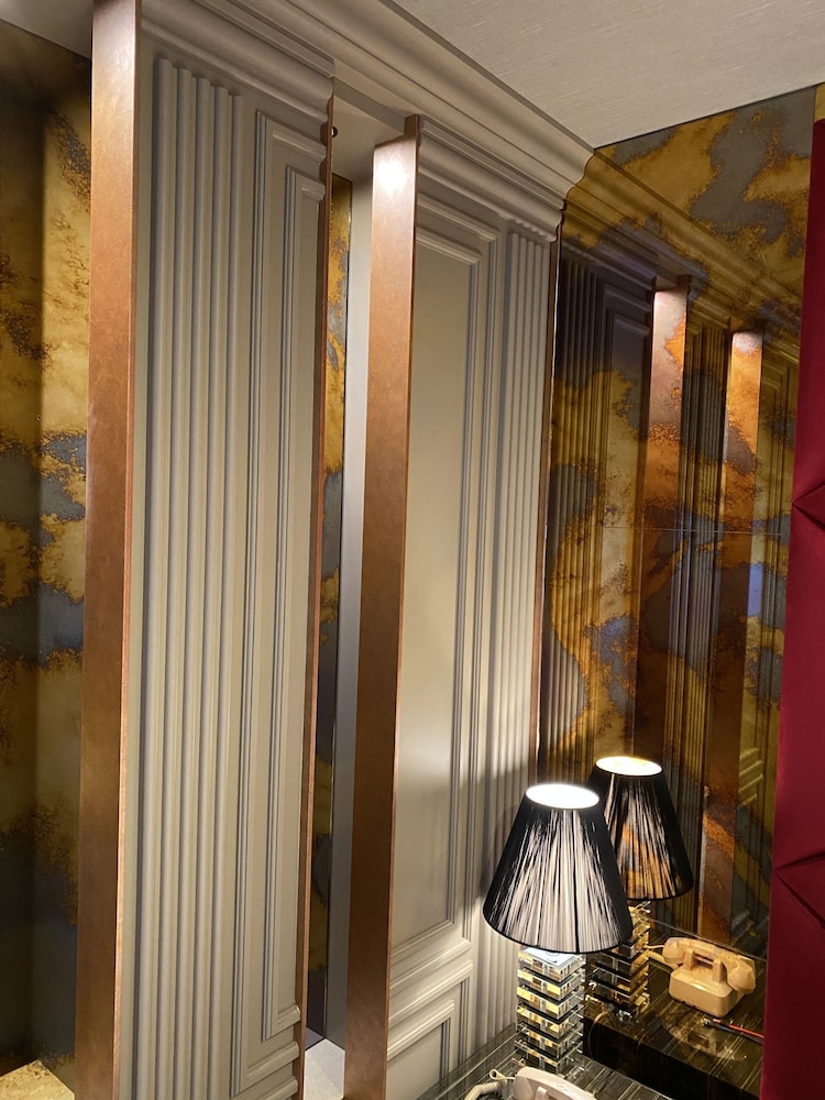 hotel oasis adults only