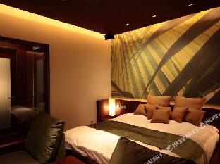 hotel oasis adults only