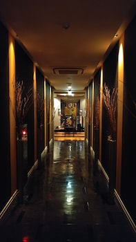 hotel oasis adults only