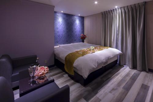 hotel origin adult only