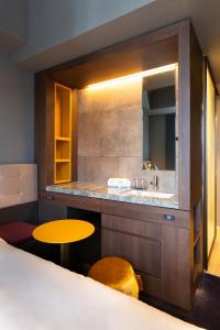 the royal park canvas ginza 8