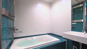 hotel the hotel shinjuku kabukicho adults only