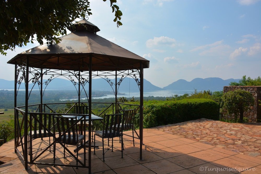 la montagne guest lodge