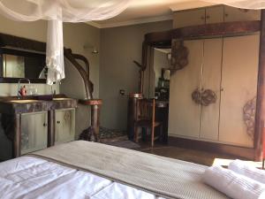 leopards rock bush boutique