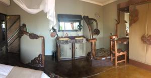 leopards rock bush boutique