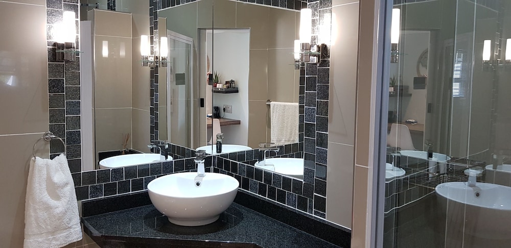 the hillcrest guesthouse