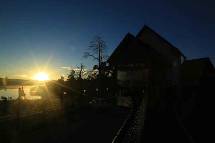 royal lake hotel