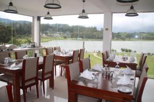 royal lake hotel