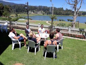 royal lake hotel