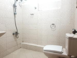oviya guest