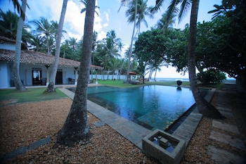olanda private beach villa