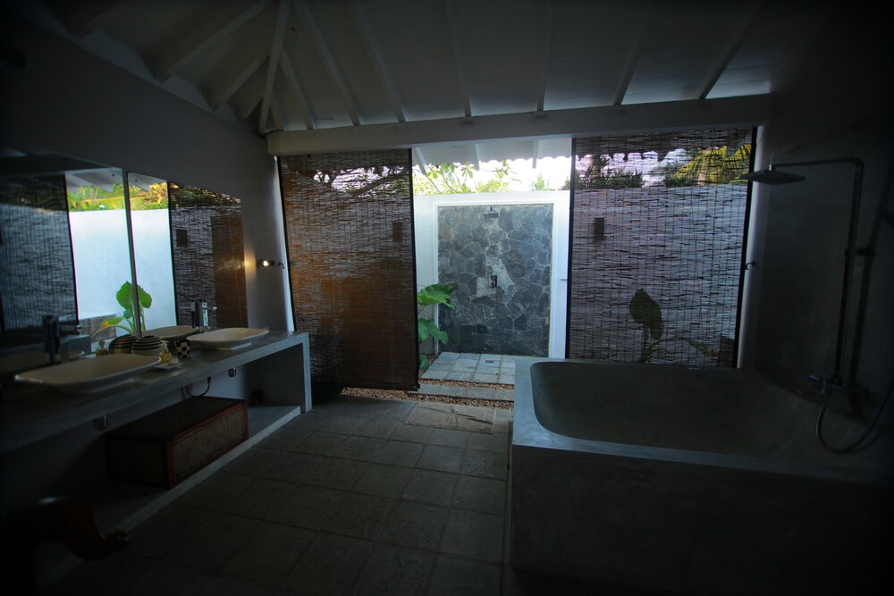 olanda private beach villa