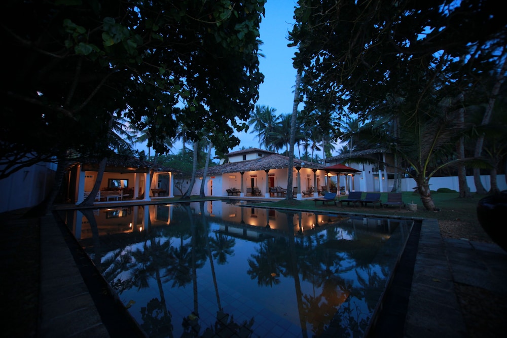 olanda private beach villa