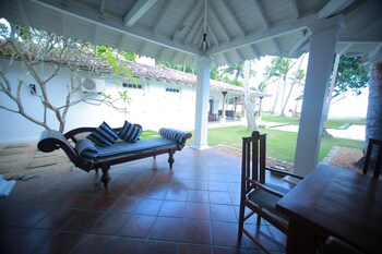olanda private beach villa