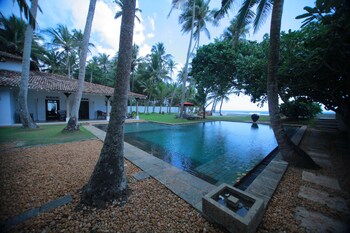 olanda private beach villa