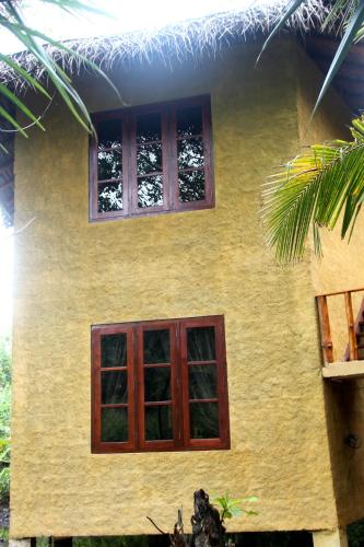 Seasons Four,Koggala>>Devinuwara,3.5 star