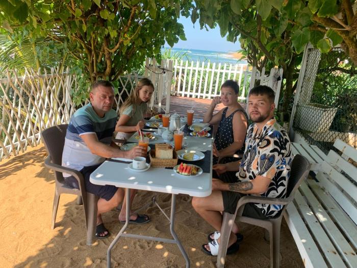 ashens beach house