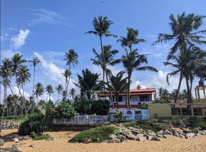 ashens beach house