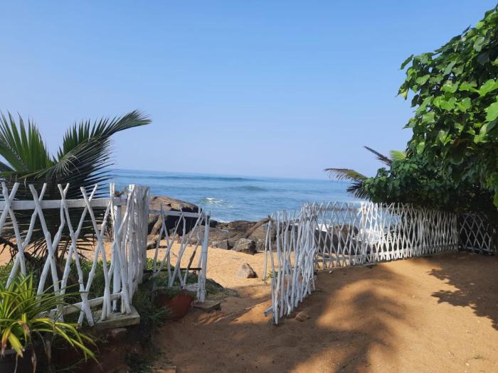ashens beach house