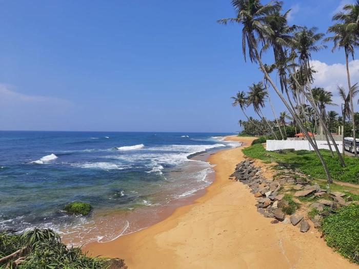 ashens beach house