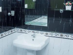 ashens beach house