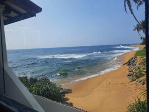 ashens beach house