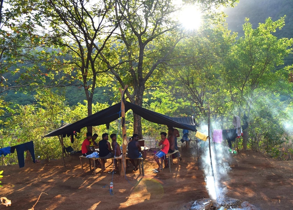 meemure isabulana resort hostel