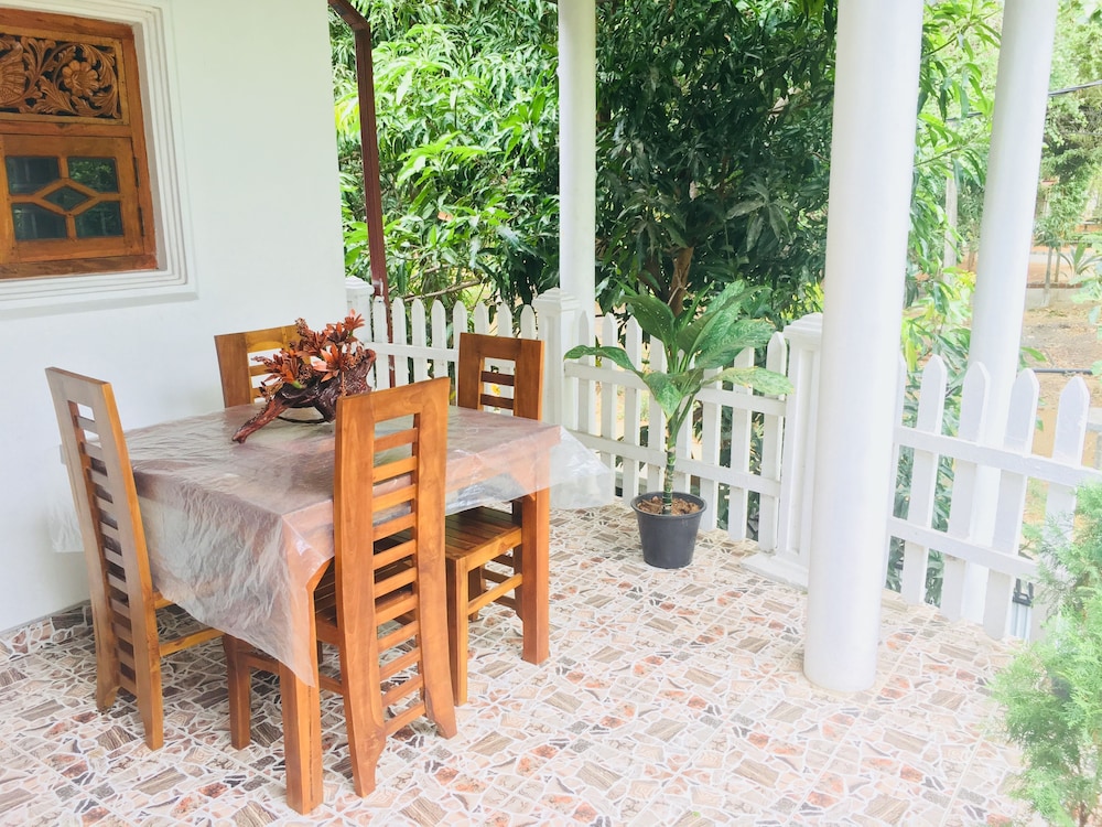 sudu neluma home stay