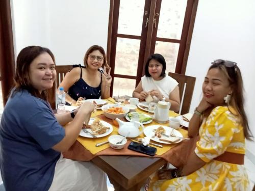 nine arch holiday resort