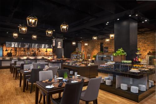 the golden ridge hotel