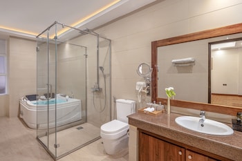 the golden ridge hotel