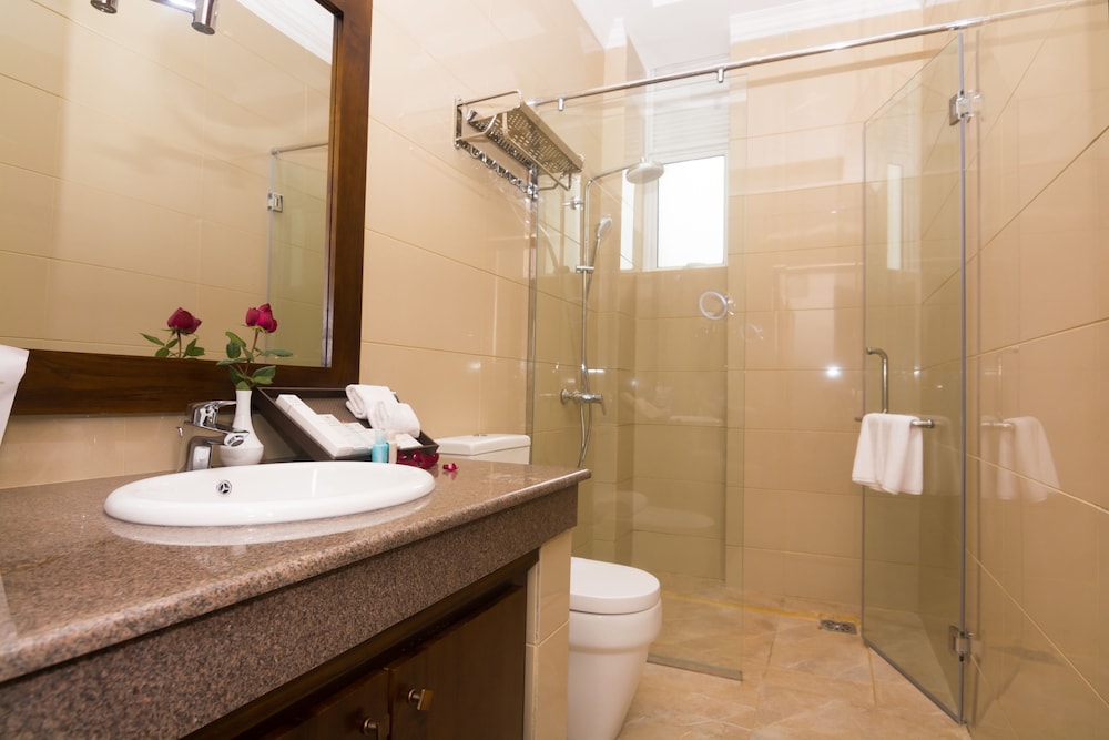 the golden ridge hotel