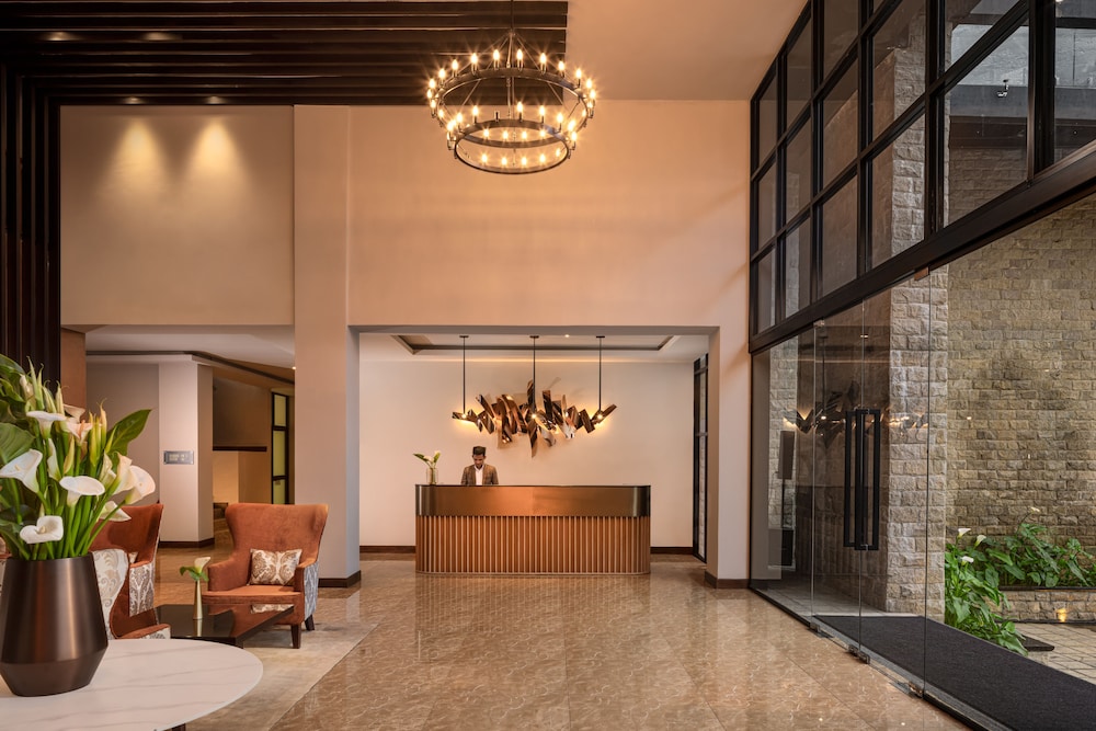 the golden ridge hotel