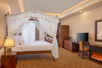 the golden ridge hotel