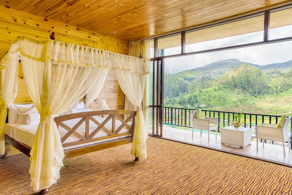 the golden ridge hotel