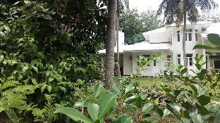 White House,Gampaha>>Colombo,2.5 star