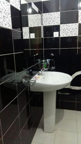 White House,Gampaha>>Colombo,2.5 star