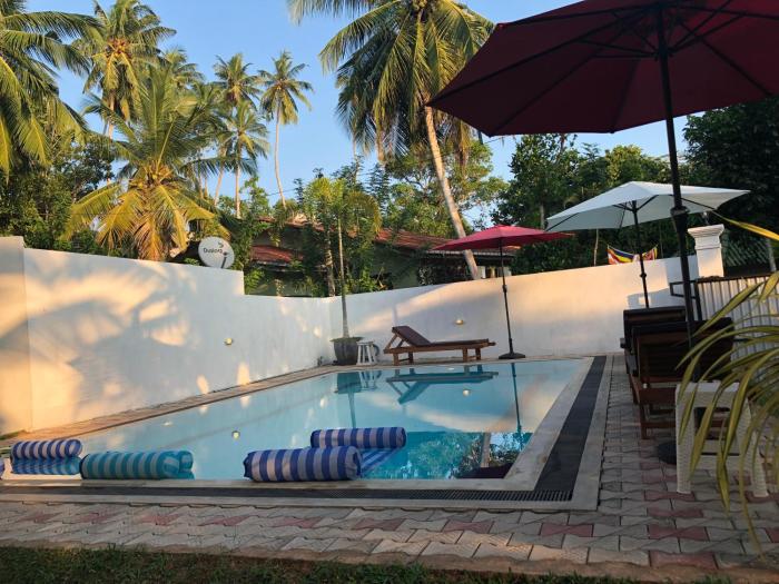 villa white