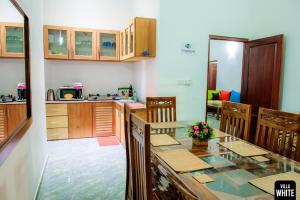 villa white