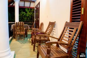 villa white