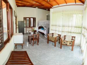 villa white