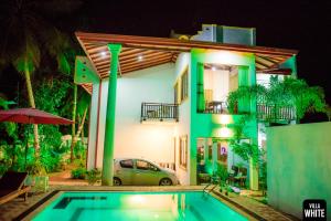 villa white