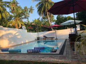 villa white