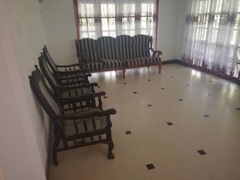n l i guest house