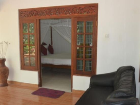 n l i guest house