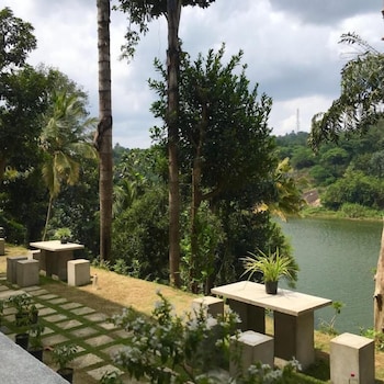kandy rivers edge nature resort