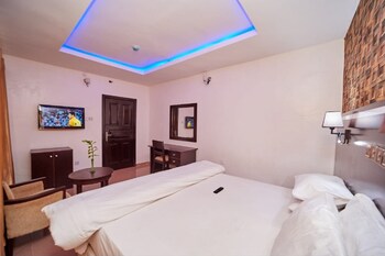 eemjm hotels and suites limited