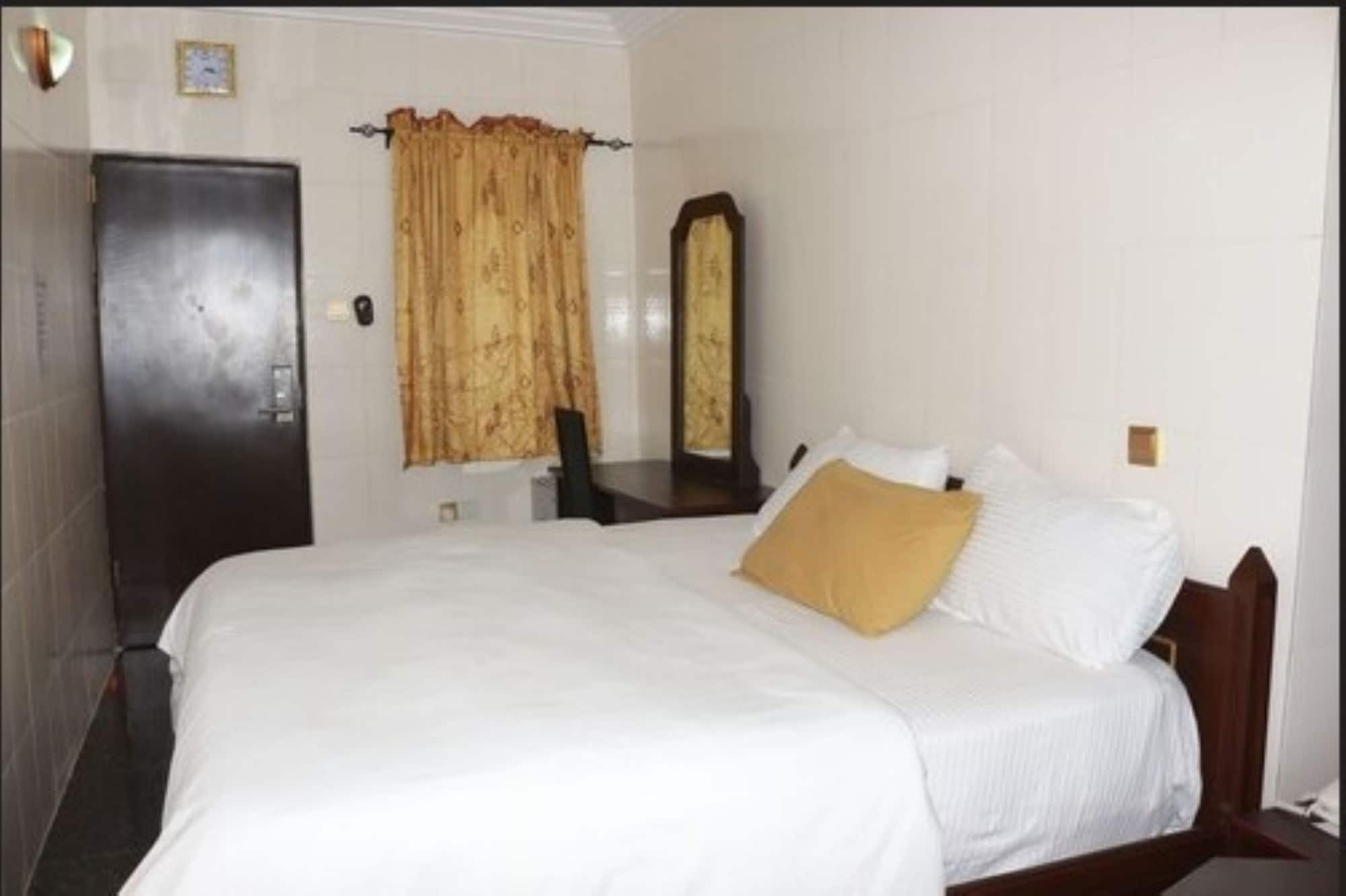 cute villa hotel and suites